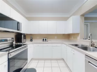 Photo #4: V4946583 Listing