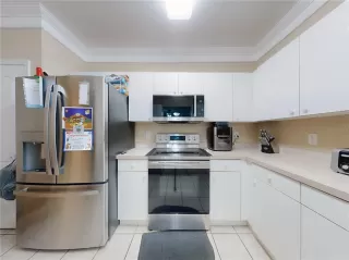 Photo #5: V4946583 Listing