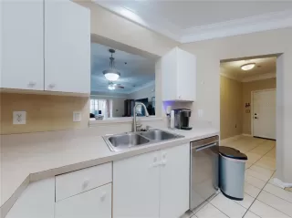 Photo #6: V4946583 Listing