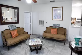 Photo #2: V4946665 Listing