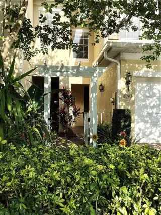 Photo #2: V4947422 Listing 