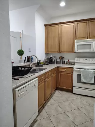 Photo #6: V4947422 Listing 