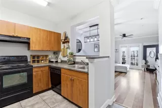 Photo #5: V4947425 Listing 