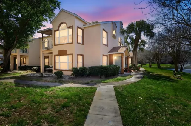 MLS: V4947844 Condo For Sale