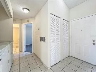 Photo #5: V4948183 Listing