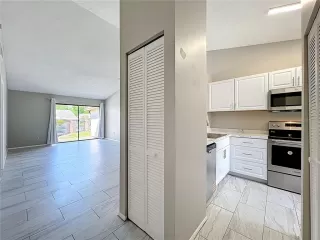 Photo #5: V4948757 Listing 