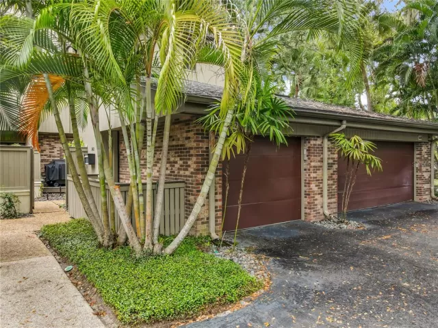 MLS: V4948949 Condo For Sale