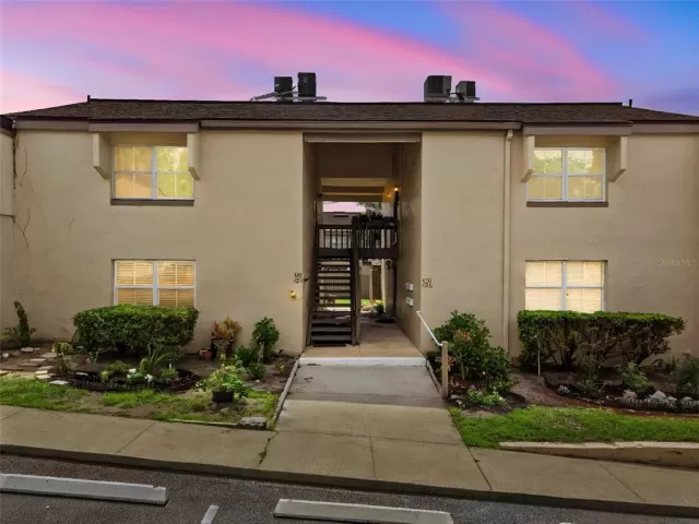 MLS: V4949329 Condo For Sale