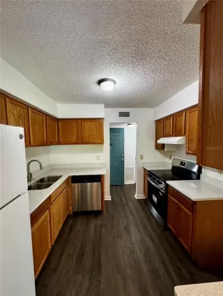 Photo #5: V4949847 Listing 