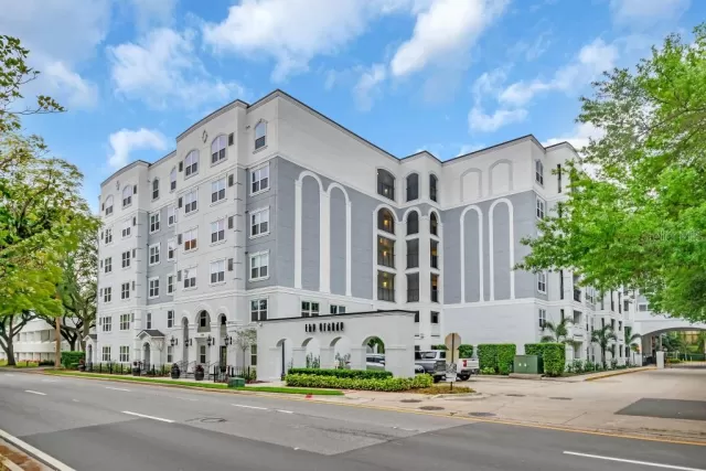 MLS: W7844820 Condo For Sale