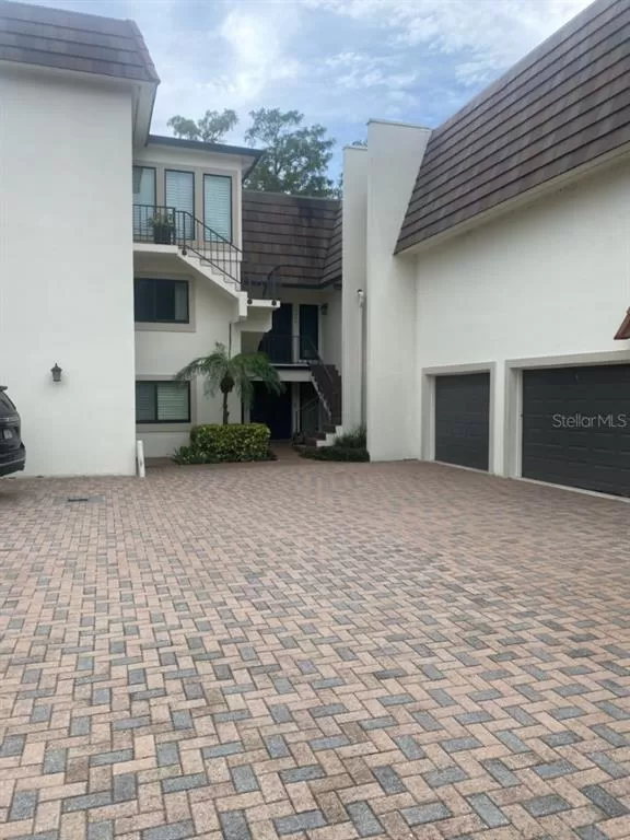 MLS: W7857293 Condo For Sale