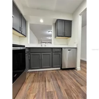 Photo #2: W7876908 Listing