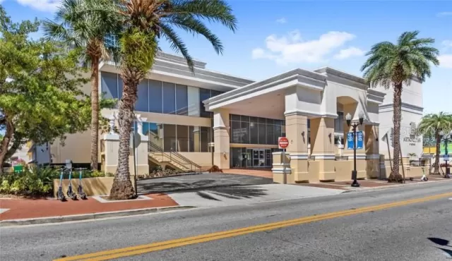 MLS: W7882069 Condo For Sale