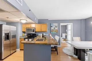 Photo #6: W7882069 Listing 