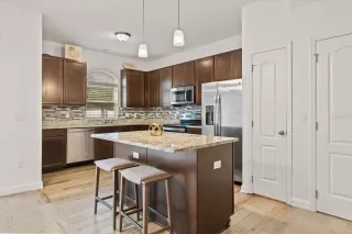 Photo #6: W7883548 Listing 