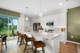 Photo #4: W7884735 Listing 