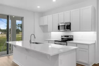 Photo #1: W7884753 Listing 