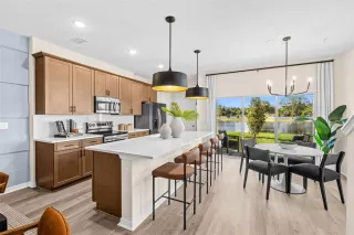 Photo #5: W7885809 Listing 