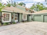 Browse active condo listings in HUNTLY PARK